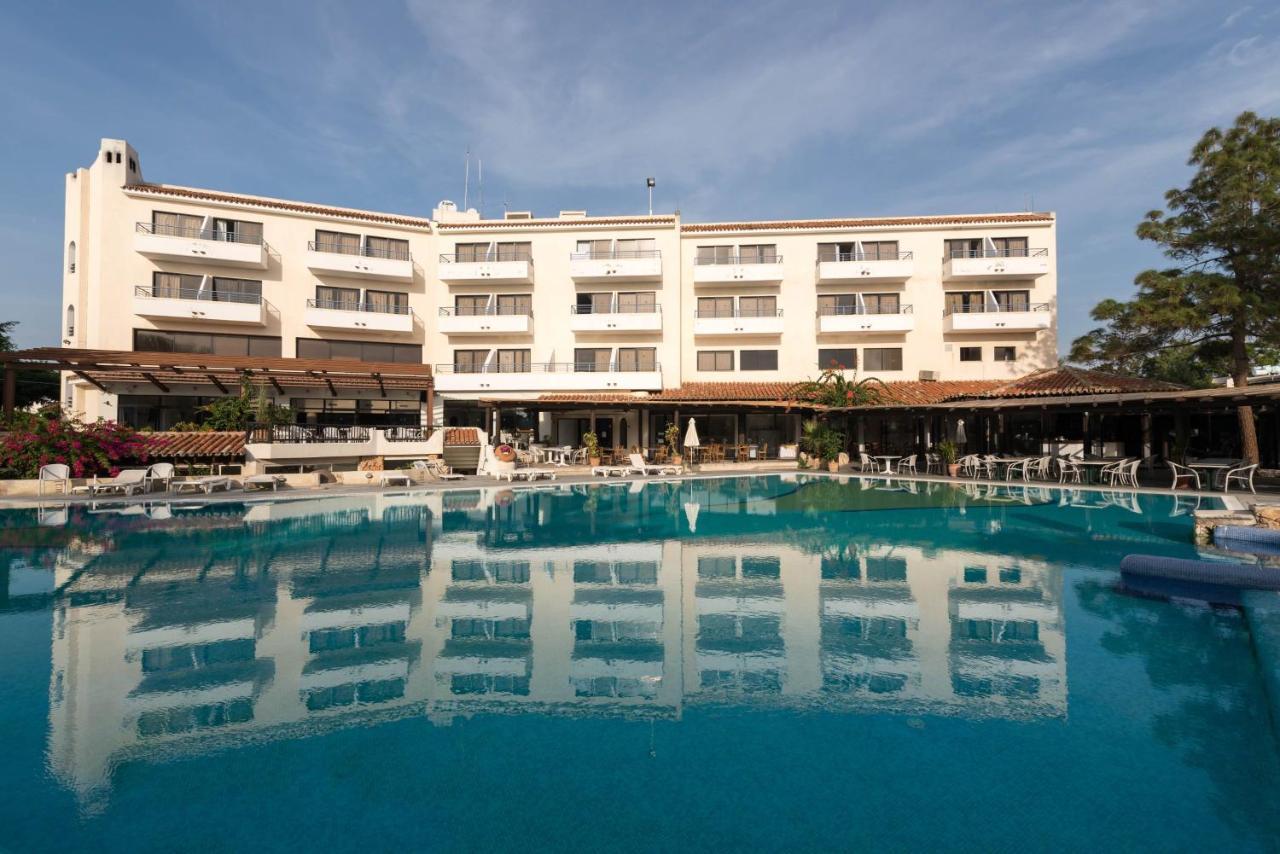 Paphos Gardens Holiday Resort Exteriör bild