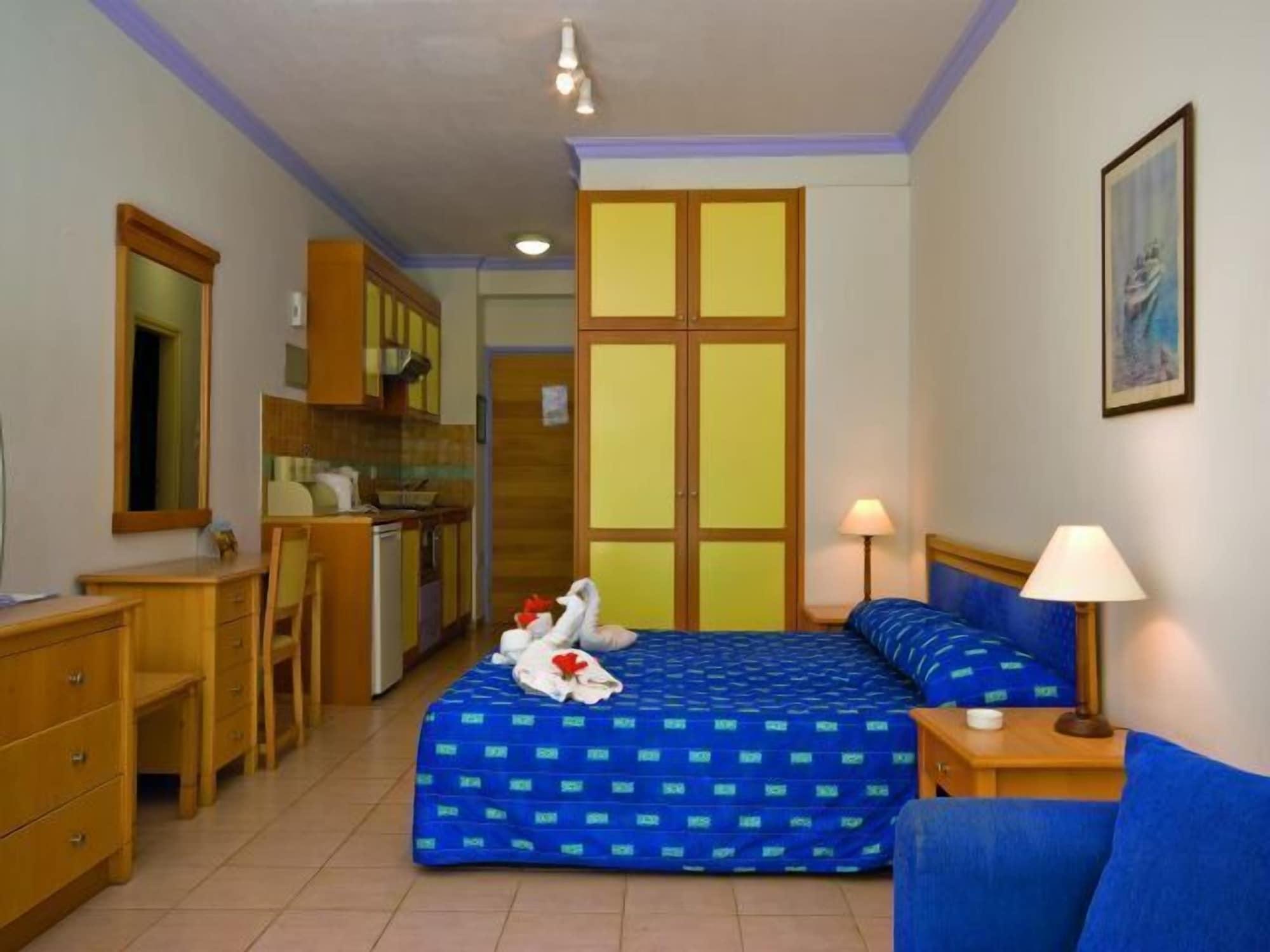 Paphos Gardens Holiday Resort Exteriör bild