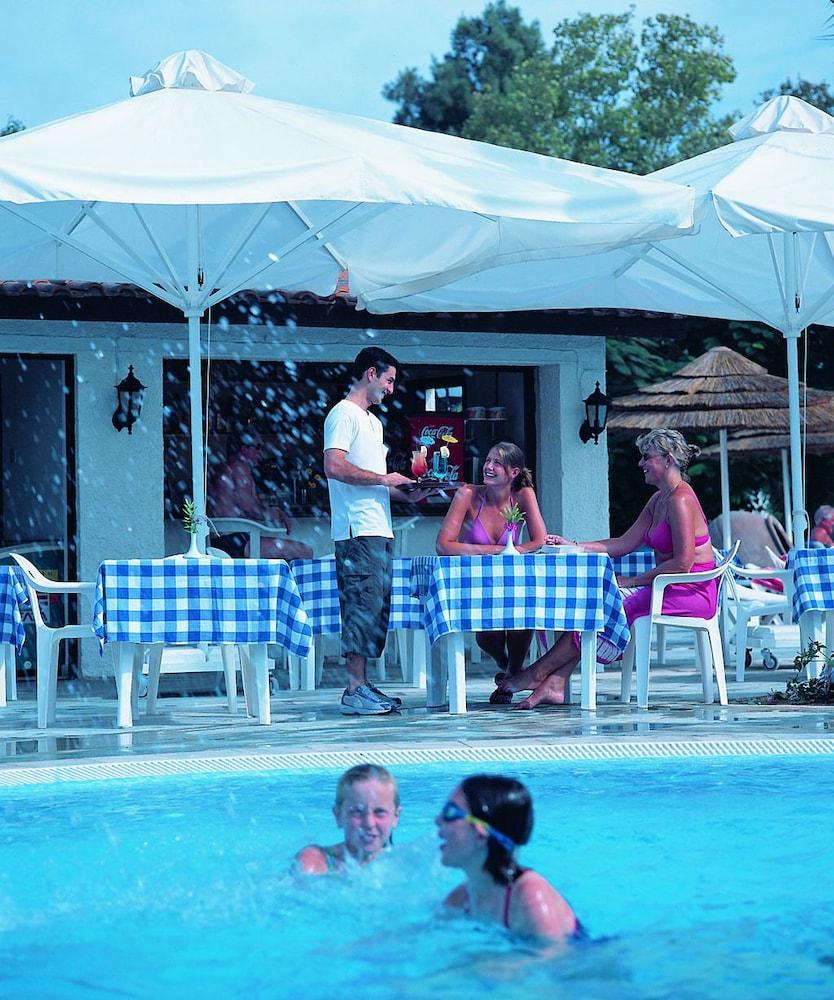 Paphos Gardens Holiday Resort Exteriör bild