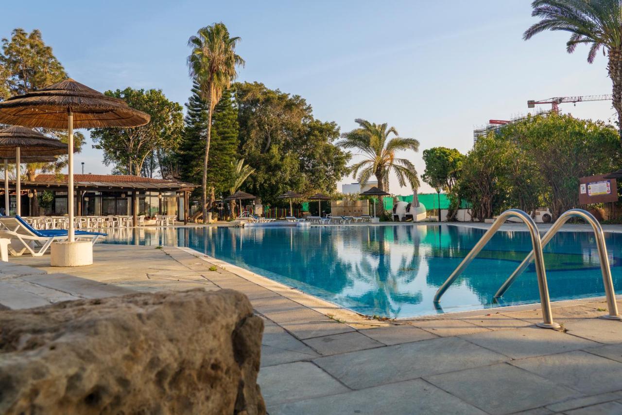 Paphos Gardens Holiday Resort Exteriör bild
