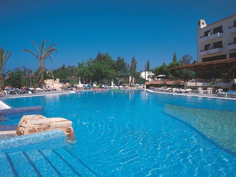 Paphos Gardens Holiday Resort Exteriör bild